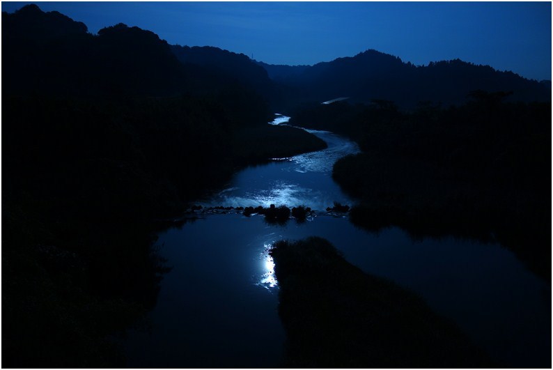 60　月夜の川.JPG