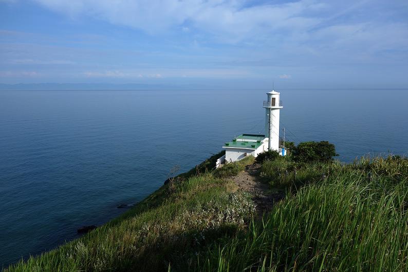 岬の灯台は白が似会う.JPG